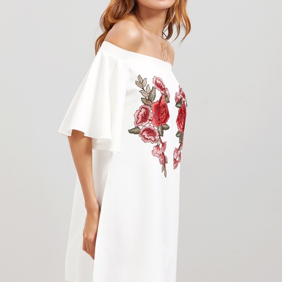 Off Shoulder Embroidered Applique Split Front Top - Picture 3 of 5